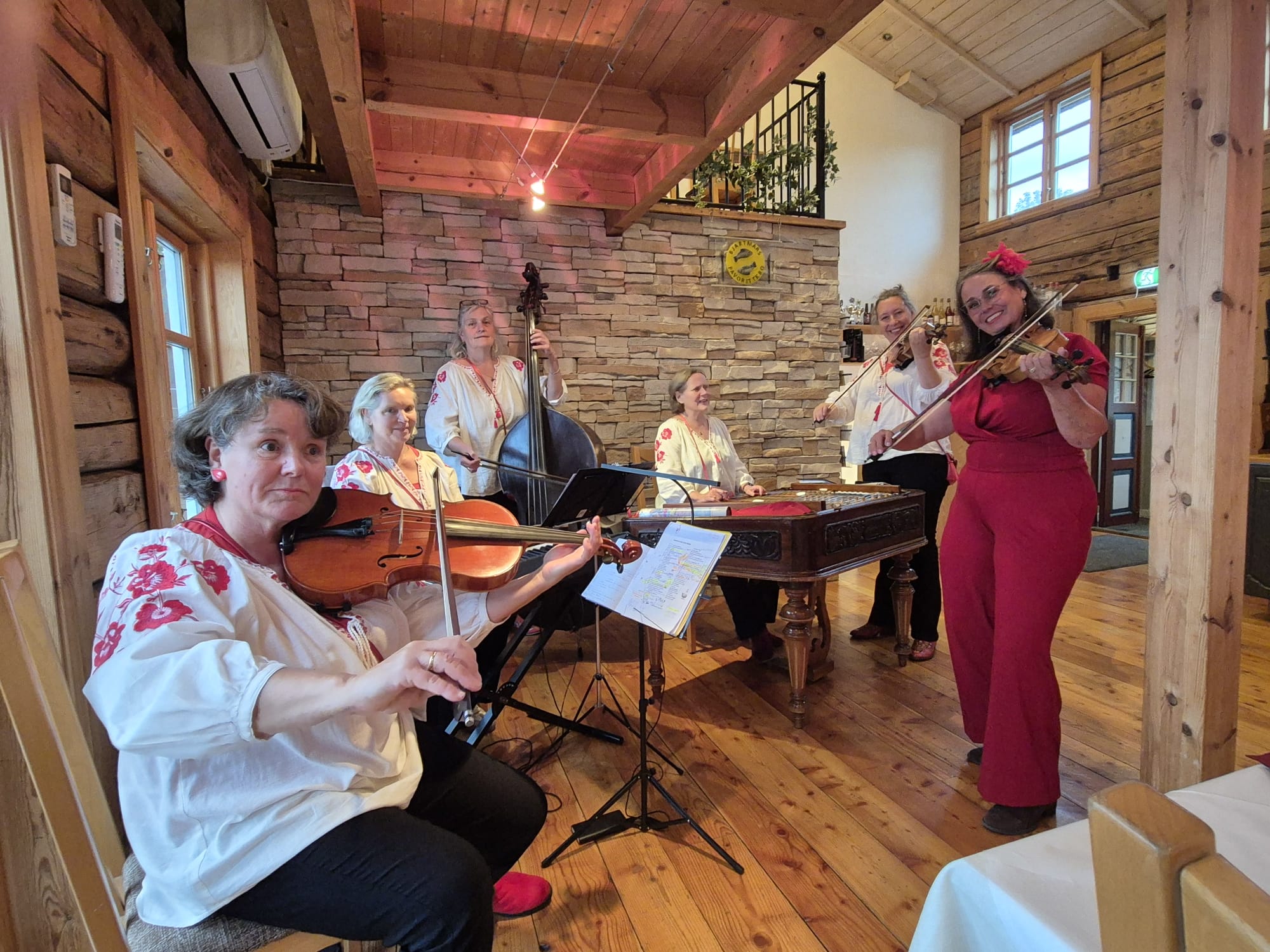 Csirke Banda optreden